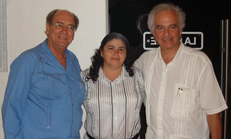 Tres historiadores: José María Muriá (izquierda), Laura Campos y Francisco Martín Moreno.