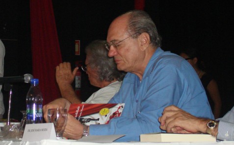 El doctor José M. Muriá fue el presentador de "México Acribillado" en Puerto Vallarta.